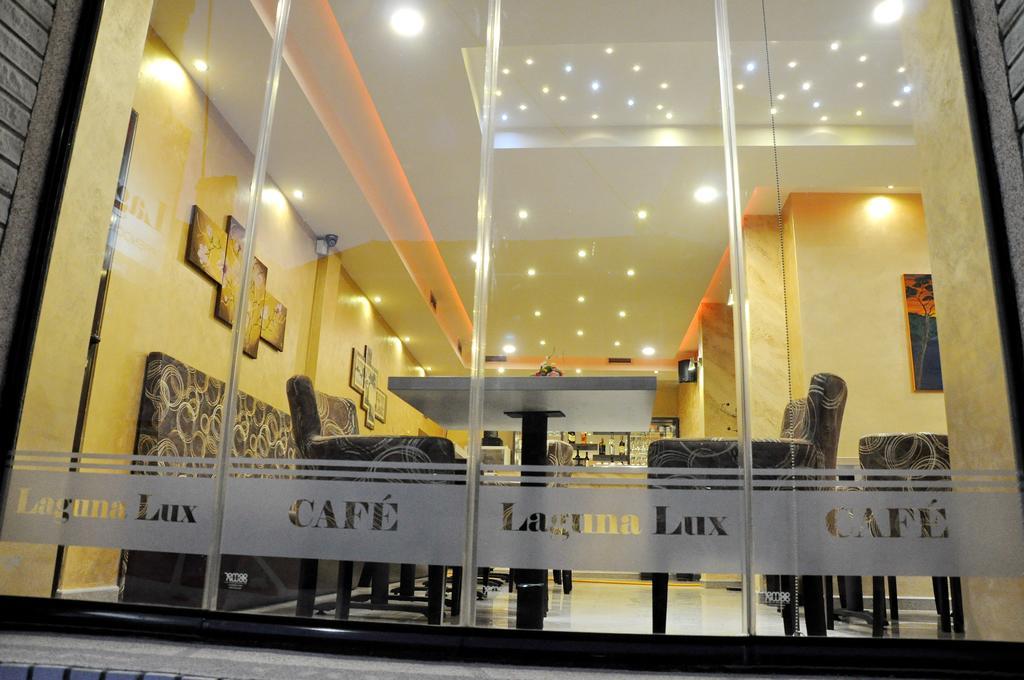 Ni Garni Hotel Laguna Lux מראה חיצוני תמונה